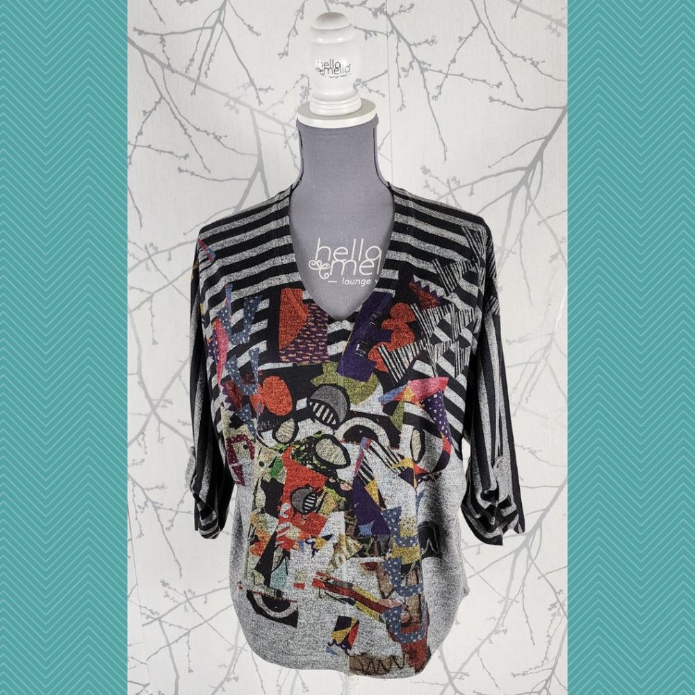Inoah Eclectic Mosaic Printed V-Neck Loose Fit Blouse